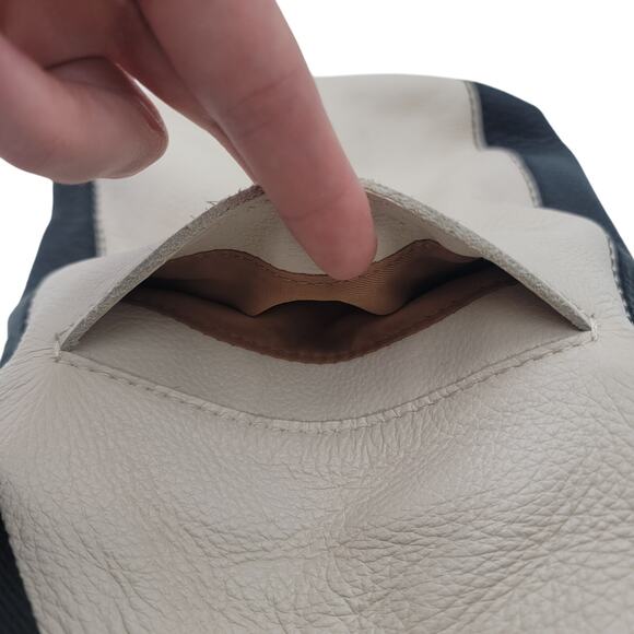 The Sak Leather Crossbody Purse - Picture 9 of 12